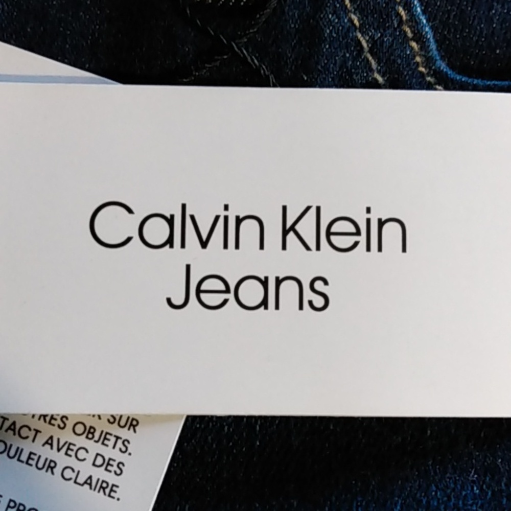 NWT Calvin Klein Jeans Dark Wash High Rise Denim Shorts Size 16/33 - Picture 7 of 8